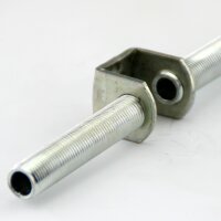 M10x1 Auslass-Gewindeadapter 22x18x21 mm aus gestanztem Eisen, verzinkt, mit M4 Erdungsschraube